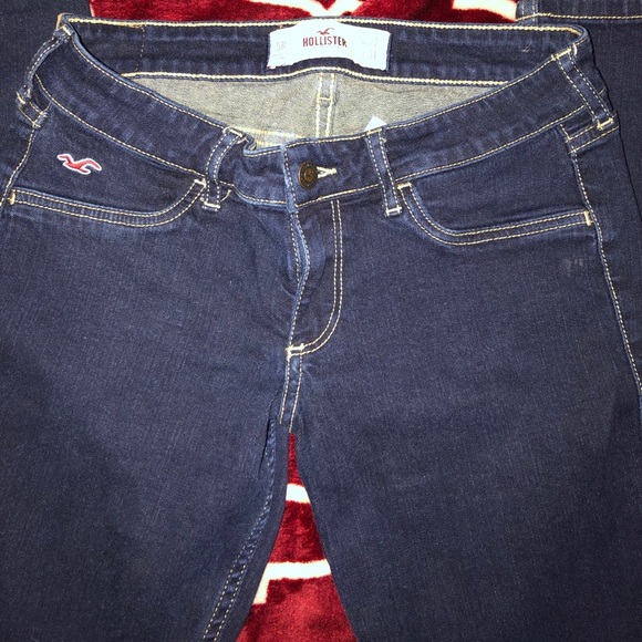 Women’s Hollister Jeans - Picture 3 of 4